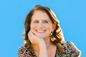 Press release image for Fundraising Auctioneer & Movement Creator Stacey Lauren Inducted into The International Order of Fantastic Professionals