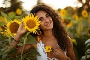 Press release image for Luciana Santaguida Leads 2025 Sunflower Garden Festival in a Celebration of Music and Wellness