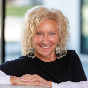 Press release image for Dr. Gayle Friend Launches Unrestricted Sisterhood Community for High-Achieving Women