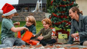 Press release image for BLUETTI Holiday Gift Guide Powers Canada’s Winter Adventures with Boxing Day Savings