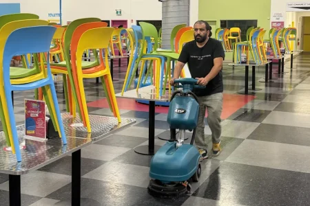 Same Crew, Same Standard, Zero Bleach: How Entretien Pro-Écolo Rose Above Montreal’s Race to the Bottom Entretien Pro-Écolo commercial cleaning team in a Montreal office, ecological products, stable crew since 2014